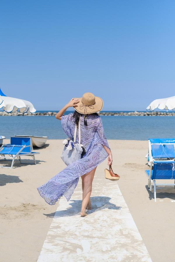 Hotel Thea ベラーリア・イジェア・マリーナ エクステリア 写真