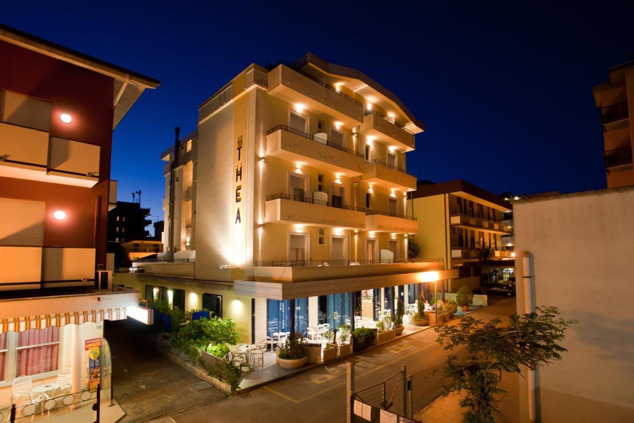 Hotel Thea ベラーリア・イジェア・マリーナ エクステリア 写真