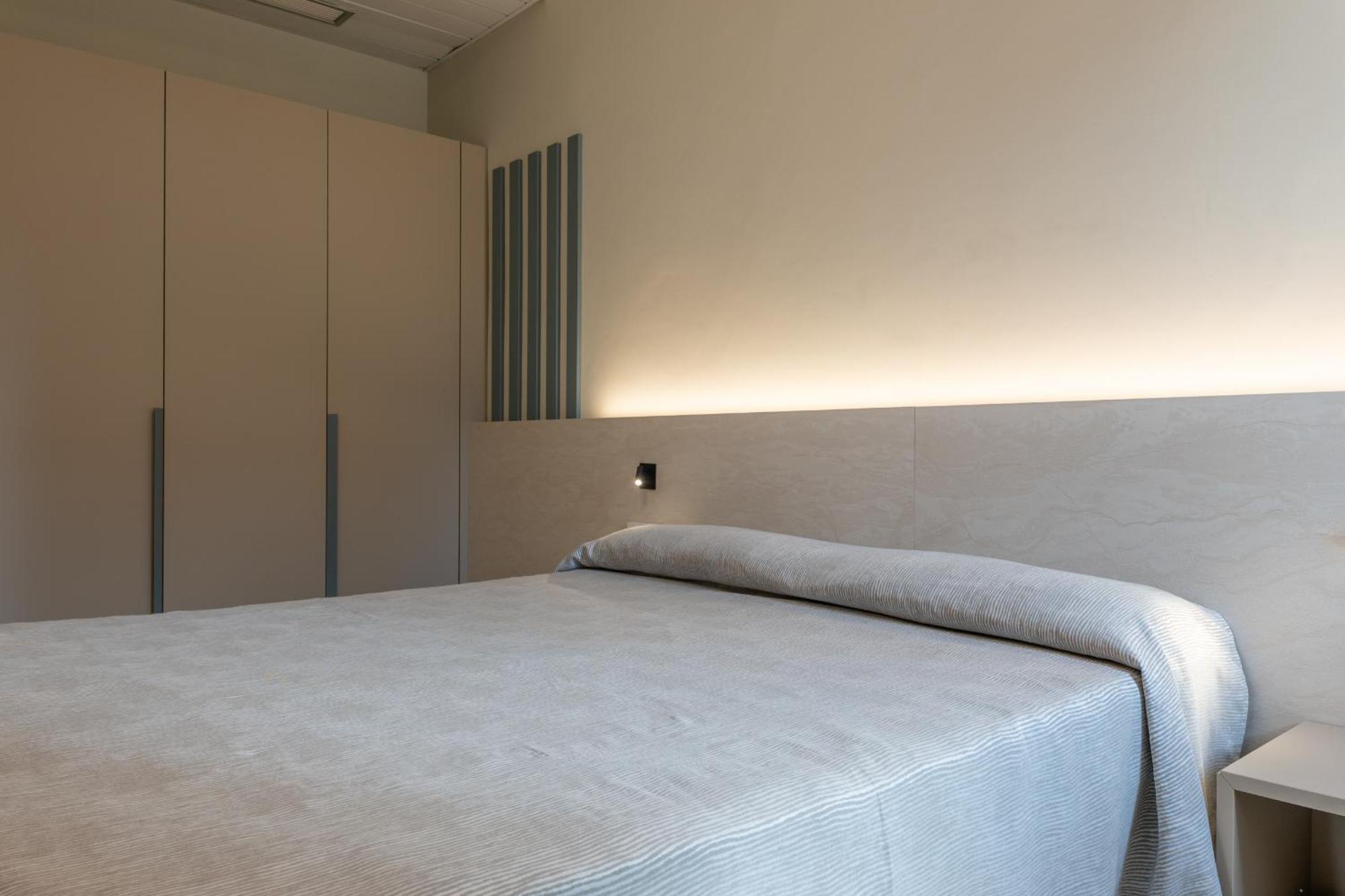 Hotel Thea ベラーリア・イジェア・マリーナ エクステリア 写真